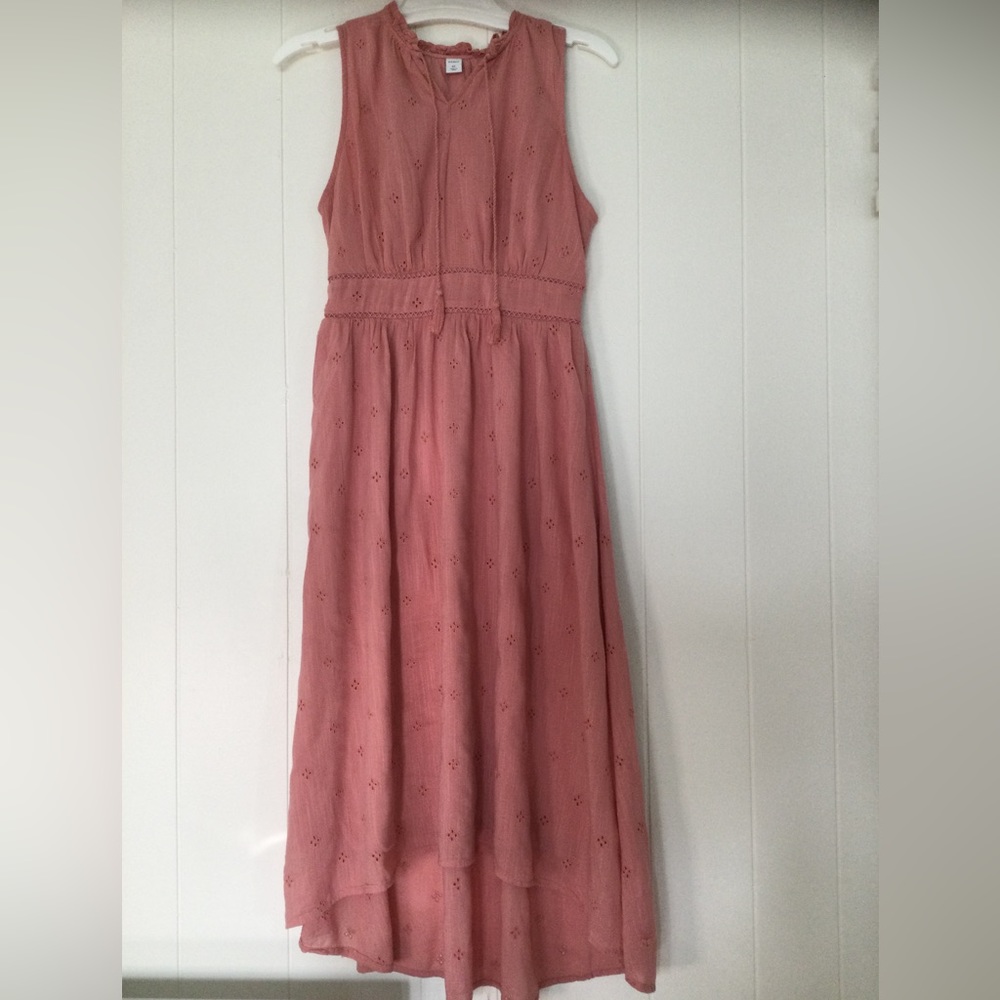 Old Navy Dress. Size: XS . Pink. High-low. Sleeveless.